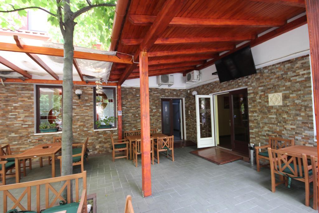 Hotel Melody Орадя Экстерьер фото